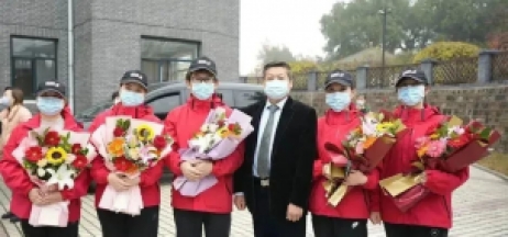“白衣執甲，遼藏情深”葫蘆島市第二人民醫院舉行戰“疫”英雄凱旋歡迎儀式